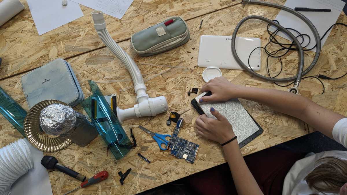 Educatief kunstproject De Onzichtbare Collectie ‘Afscheid van groep 8’ op basisschool Neel in&nbsp;Roermond
